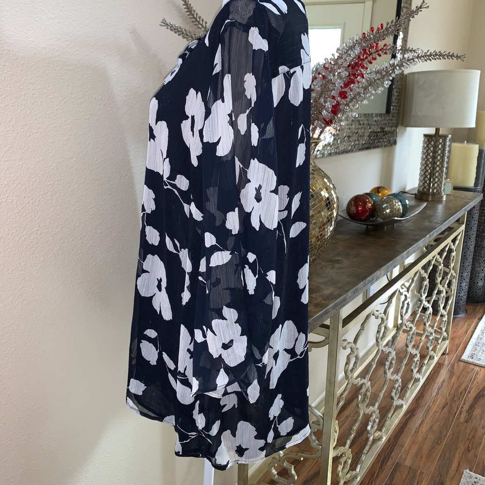 JM Collection blouse - Picture 2 of 16